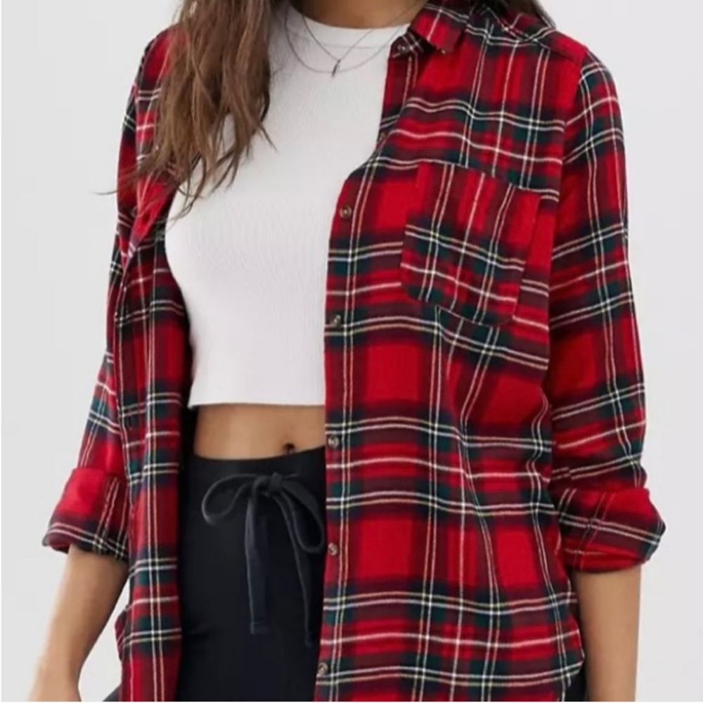 Hollister Boyfriend Fit Button Up Flannel Shirt Womens Size XS Red Plaid cozy